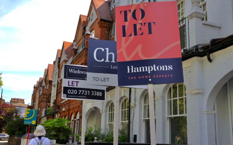 London Streets with for sale sign