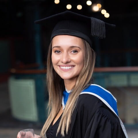 Headshot of alumna Holly Brazier