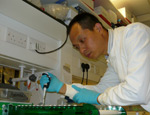 Dr Yong-Jie Lu in the laboratory